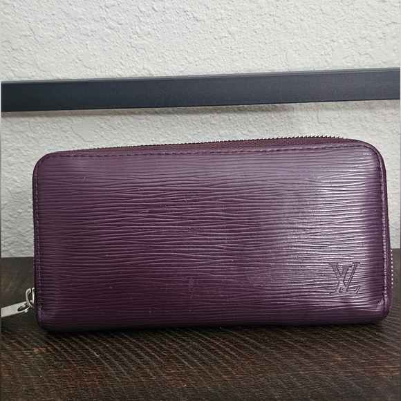 Louis Vuitton Dark purple epi long zippy wallet - Picture 1 of 2